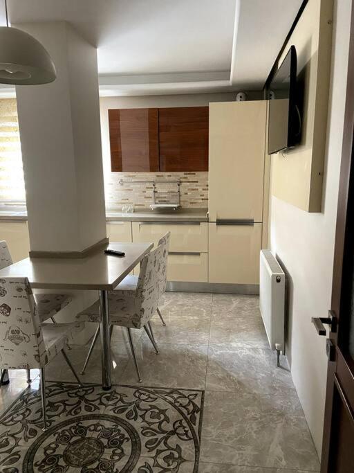 Sisli Nadide Sokak D:5 1+1 Daire